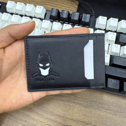 Cartera de Batman con tres compartimentos para identificación y licencia de conducir - Diseño unisex de personaje de dibujos animados - Regalo perfecto para Halloween o el Día del Padre - 10 cm x 7,1 cm